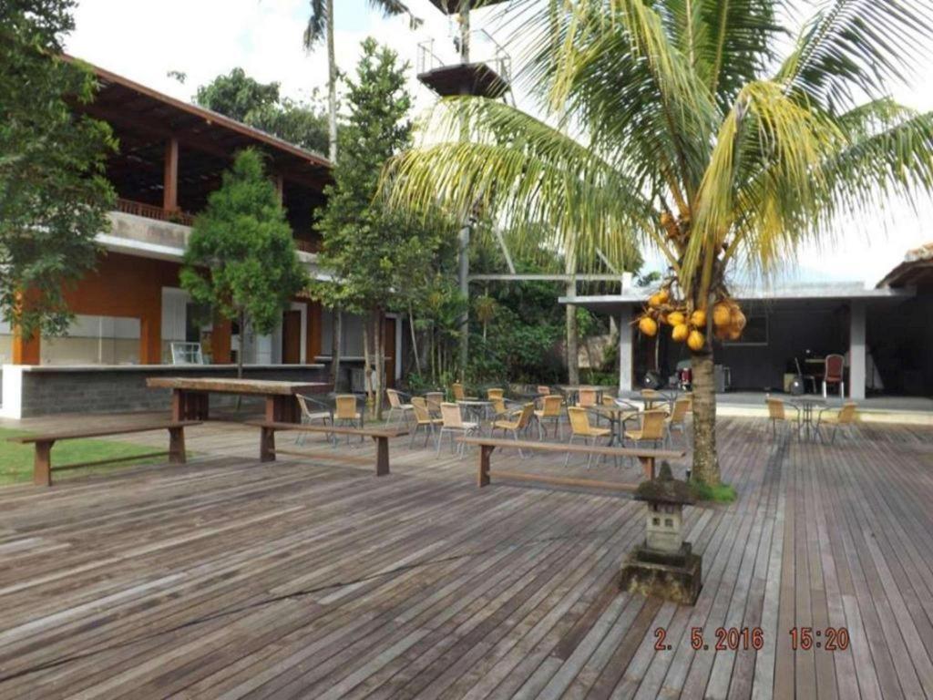 Jimmers Mountain Resort Puncak Exterior photo
