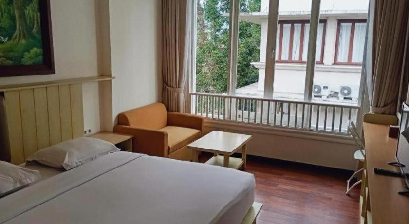 Jimmers Mountain Resort Puncak Exterior photo